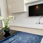 Smart Carrara Apartments