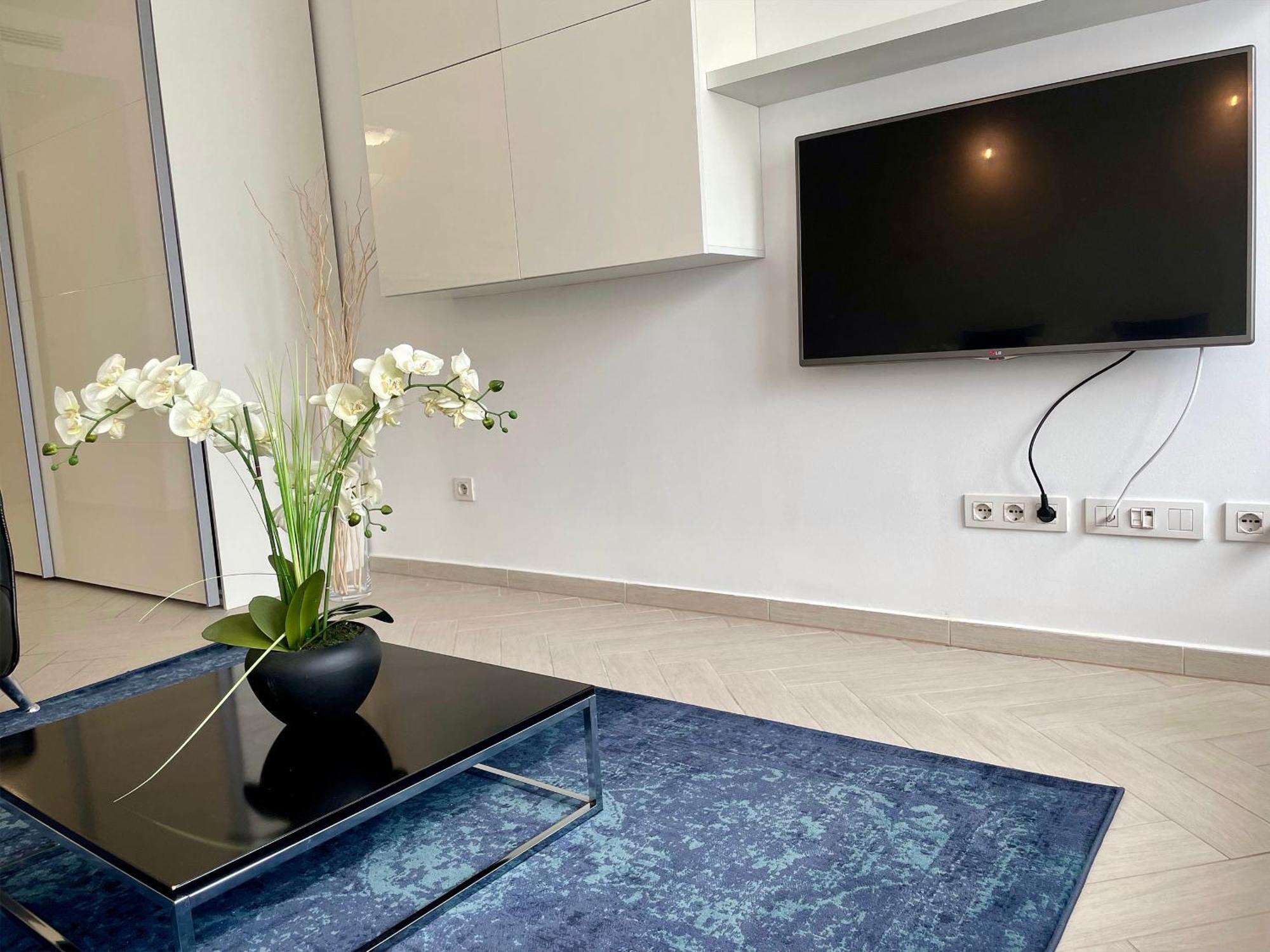 Smart Carrara *