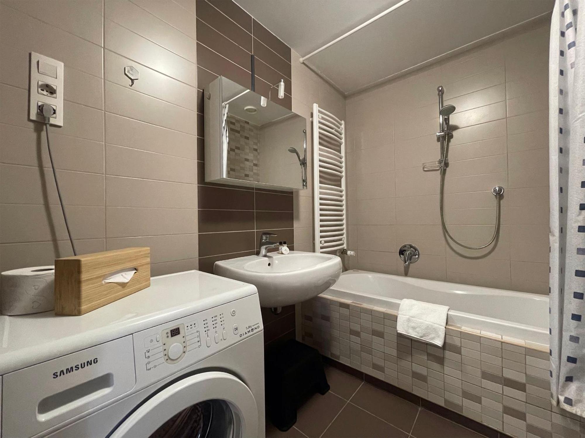 Smart Carrara Budapest