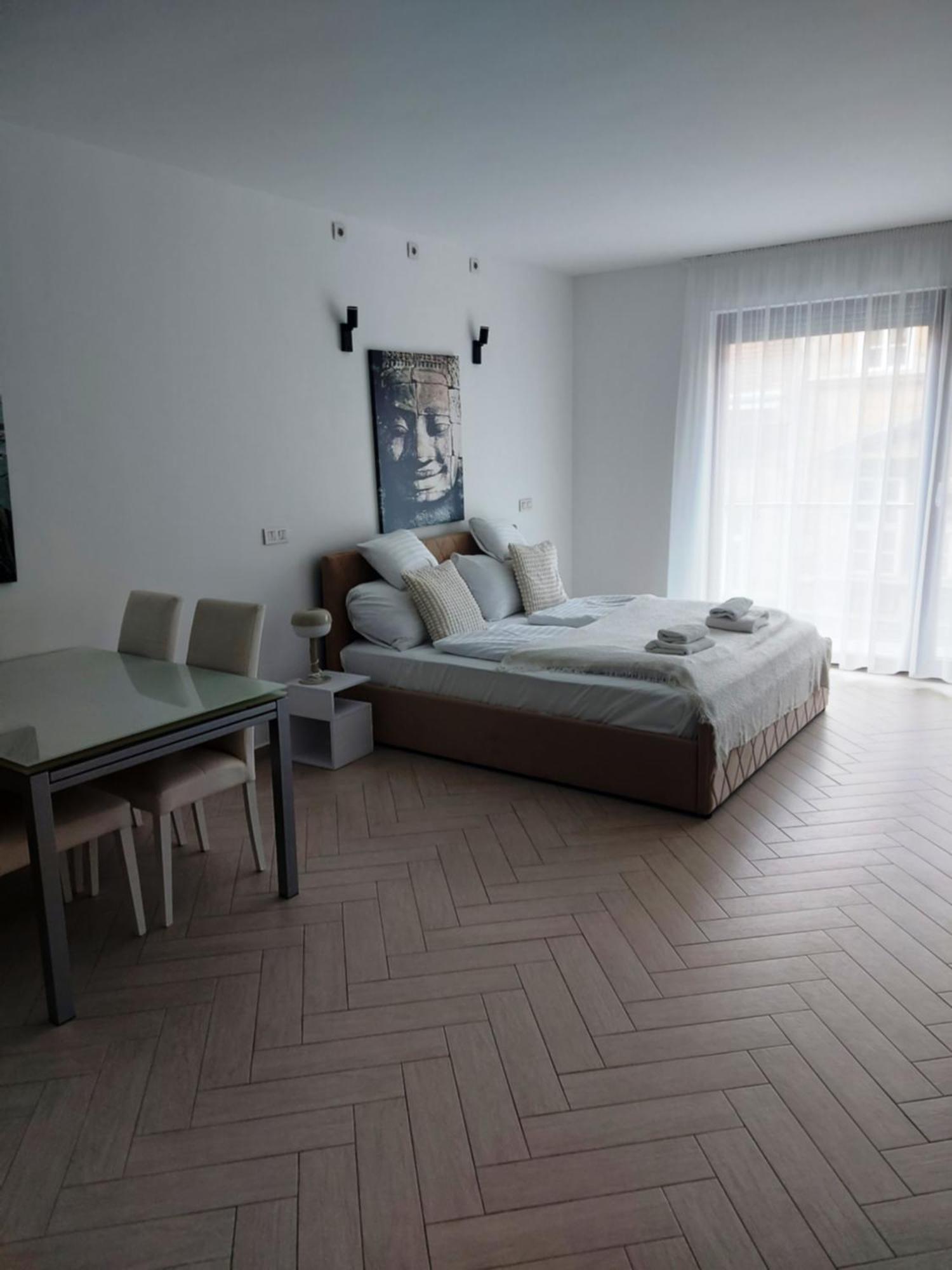 Smart Carrara