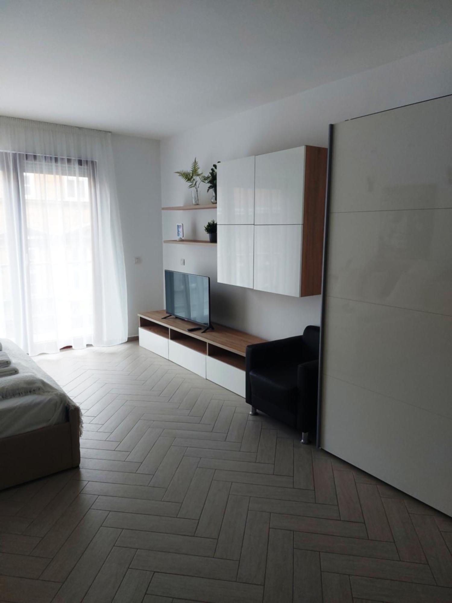 Smart Carrara Apartment Budapest